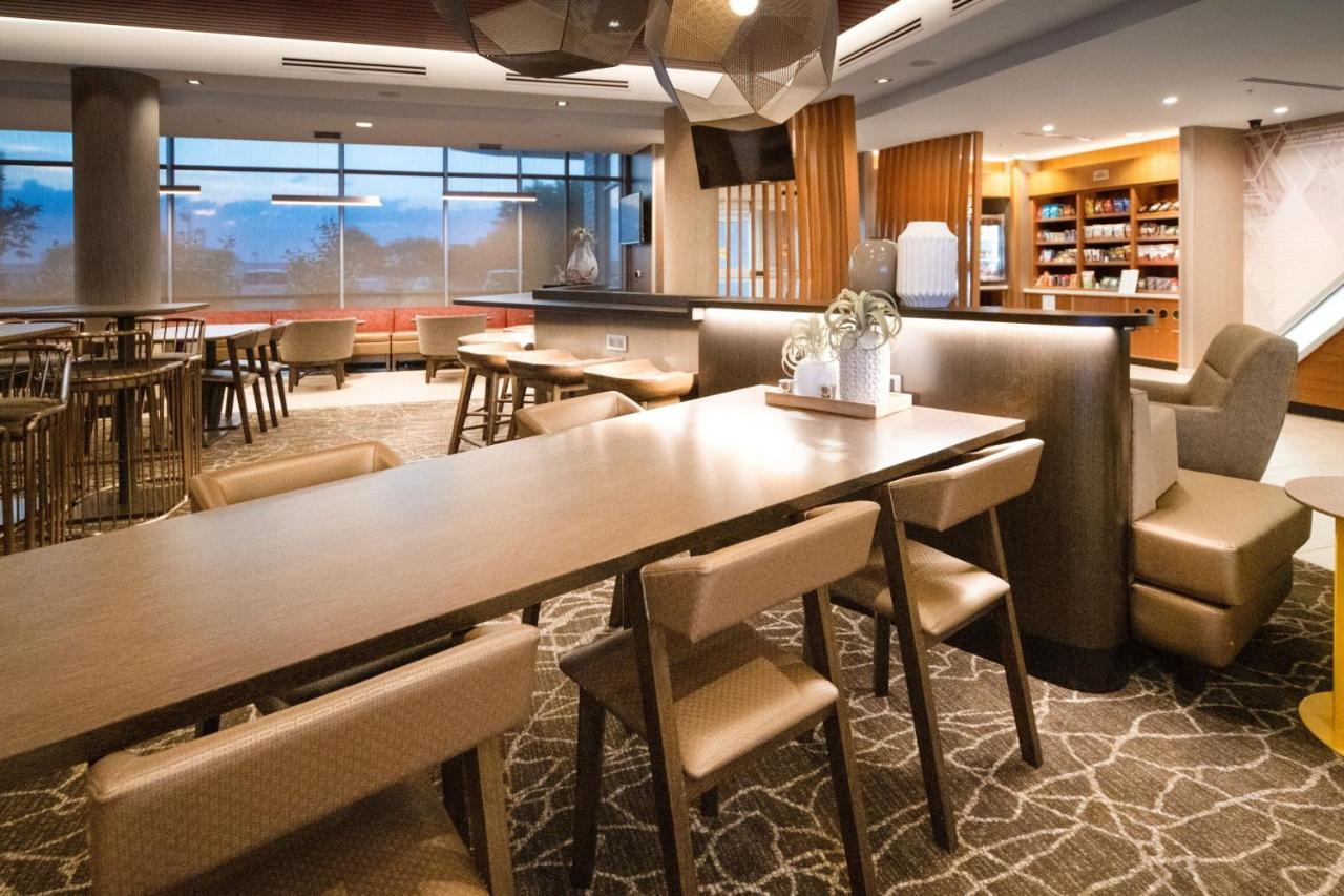 Springhill Suites By Marriott Кеноша Экстерьер фото