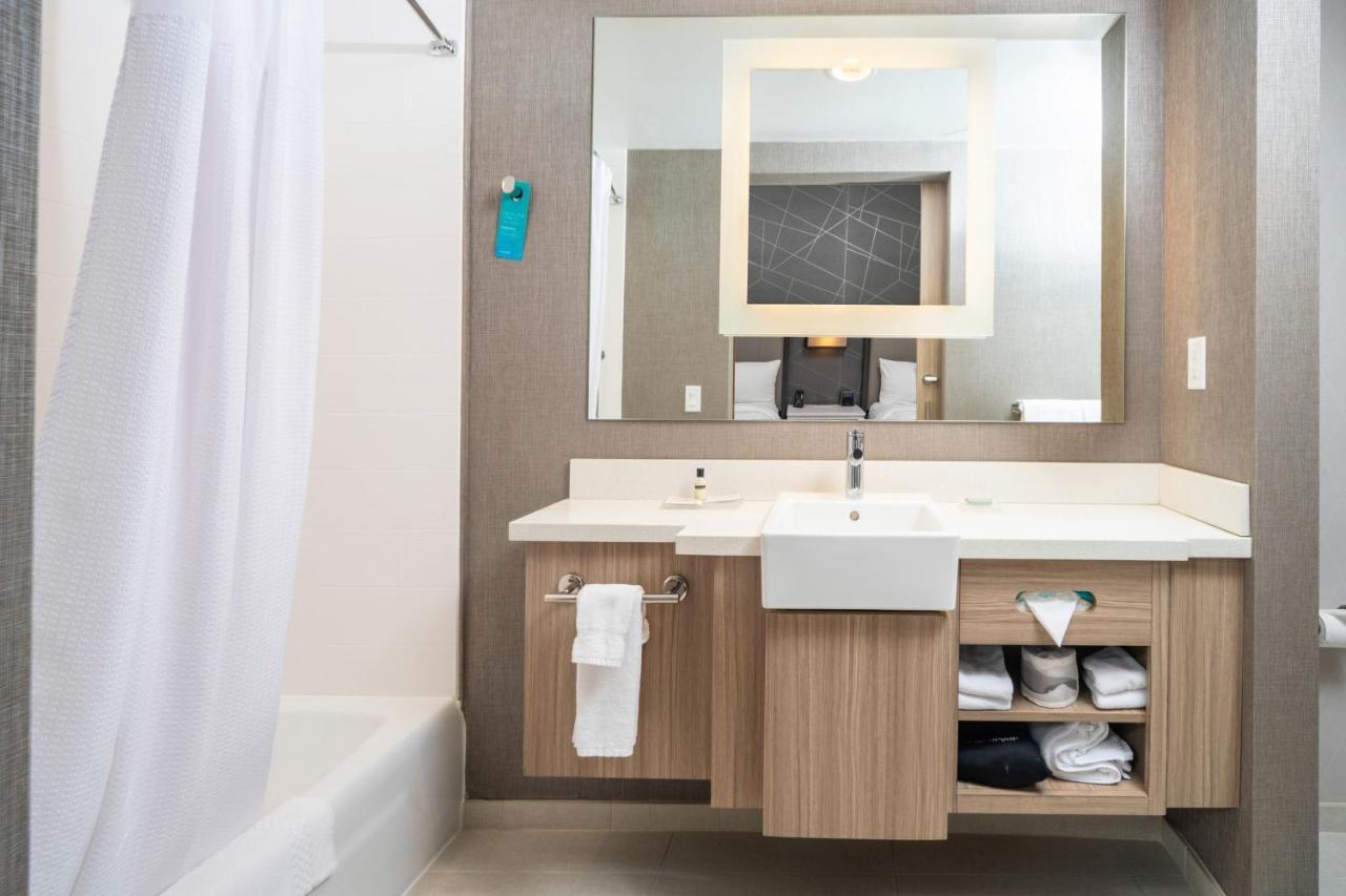 Springhill Suites By Marriott Кеноша Экстерьер фото