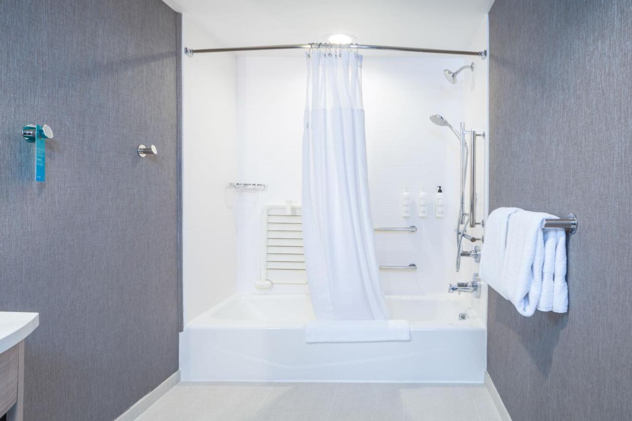 Springhill Suites By Marriott Кеноша Экстерьер фото